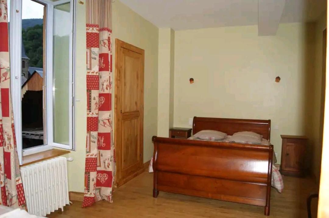 Maison Burgalat Saint-Mamet Bagian luar foto
